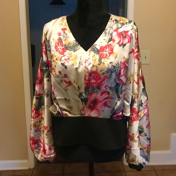 Women Shirt - Picture 2 of 2